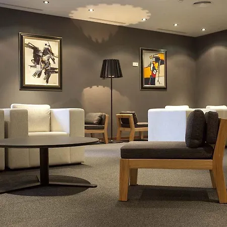 Carris Marineda Hotel A Coruña