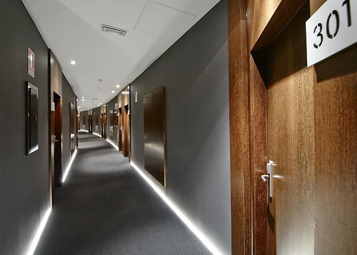 Carris Marineda Hotel A Coruna