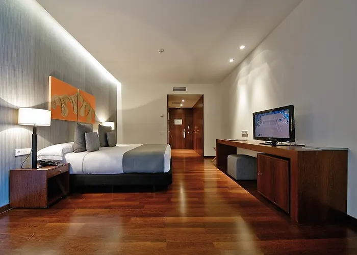 Carris Marineda Hotel A Coruna